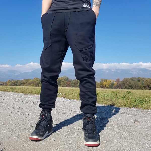 Čierne tepláky VIPSK jeseň