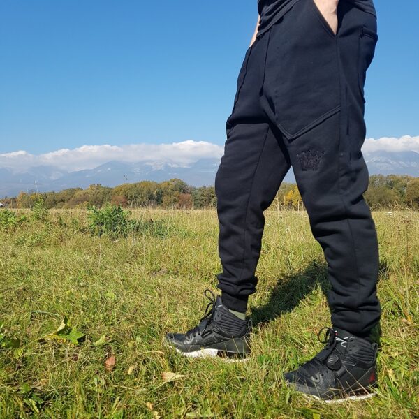Čierne tepláky VIPSK jeseň 2018