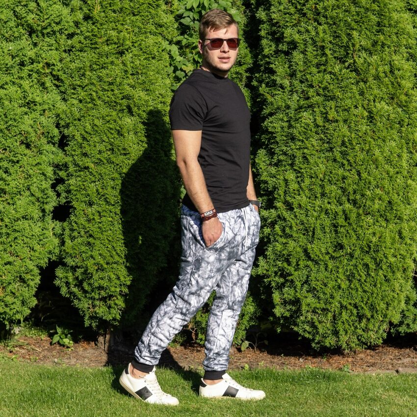Čierne batikované tepláky a čierne tričko VIPSK