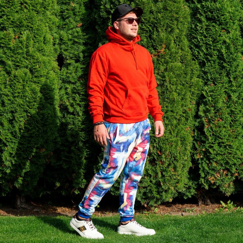 Grafit tepláky a červená mikina VIPSK