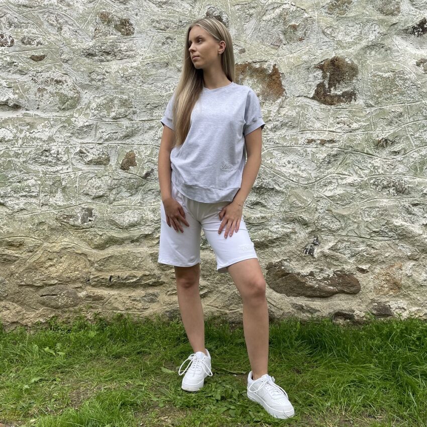 Dámske kraťasy a šedé tričko VIPSK